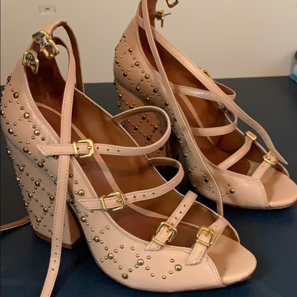 Schutz pink heels with gold studs